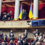 L'ovation de l'Assemblée nationale à l'ambassadeur d'Ukraine en France 01/03/22